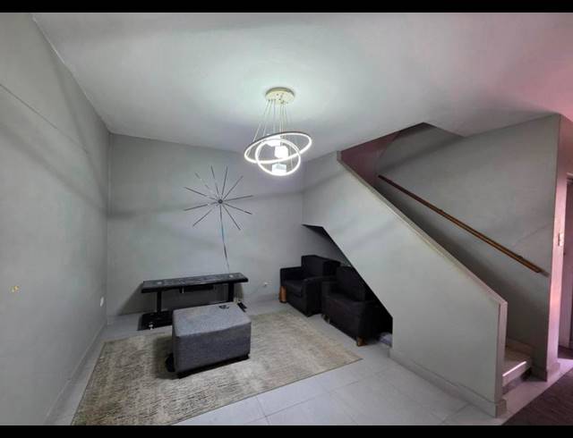 4 BEDROOM PROPERTY TO RENT IN OAKLANDS